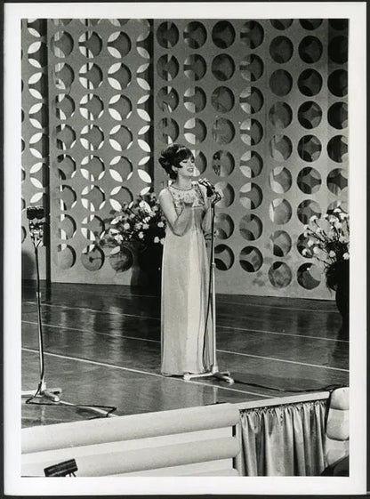 Iva Zanicchi Sanremo 1967 Ft 35663 - Stampa 24x18 cm - Farabola Stampa ai sali d'argento (anni 90)