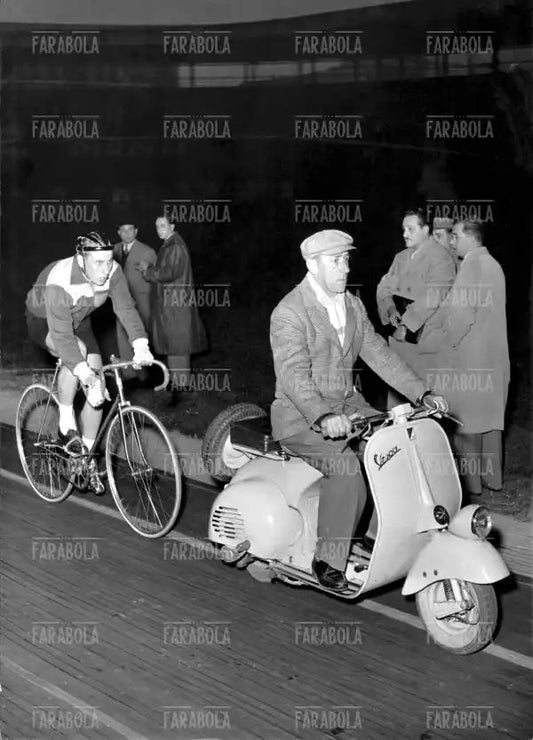 Jacques Anquetil tenta di battere il record dell'ora, 1955 - Farabola Immagine digitale