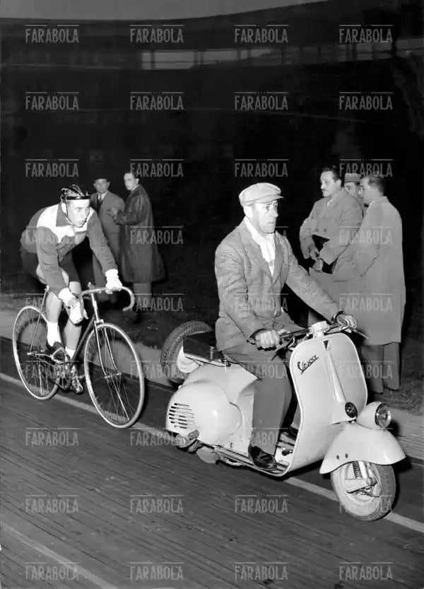 Jacques Anquetil tenta di battere il record dell'ora, 1955 - Farabola Immagine digitale