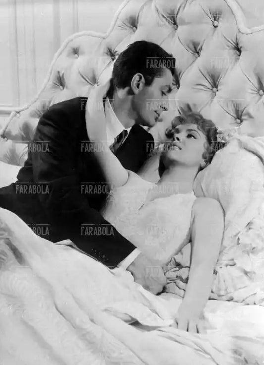 Jean Claude Pascal e Gina Lollobrigida nel film Le Grand Jeu, 1954 - Farabola Immagine digitale