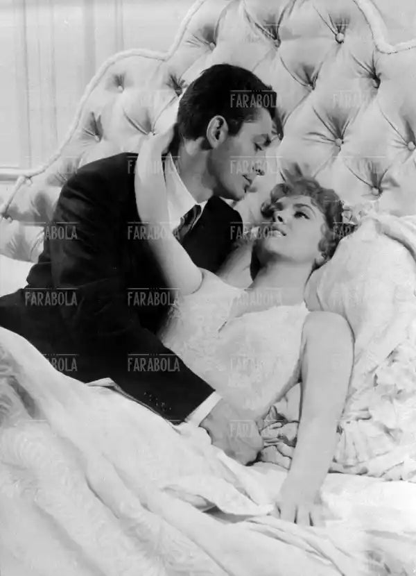Jean Claude Pascal e Gina Lollobrigida nel film Le Grand Jeu, 1954 - Farabola Immagine digitale