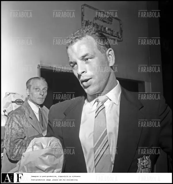 John Charles al suo arrivo a Malpensa, Milano, 1957 - Farabola Immagine digitale