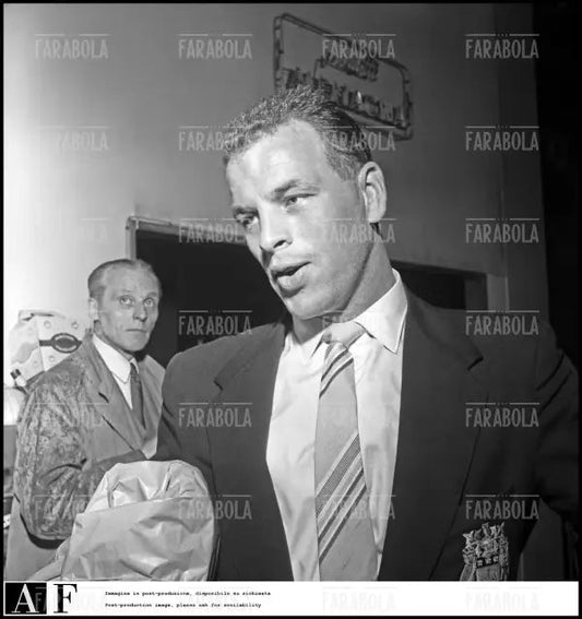 John Charles al suo arrivo a Malpensa, Milano, 1957 - Farabola Immagine digitale