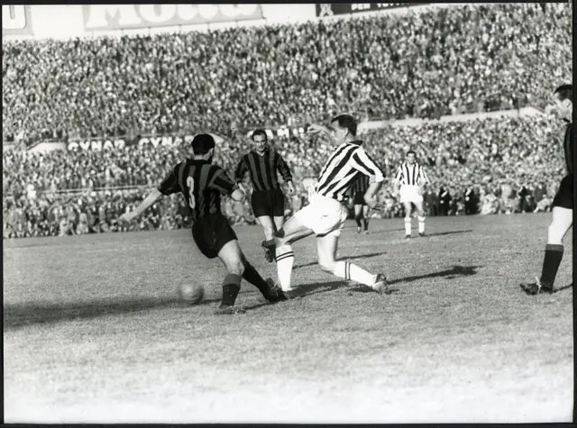 John Charles Juventus - Milan 1958 Ft 3903 - Stampa 24x18 cm - Farabola Stampa ai sali d'argento (anni 90)