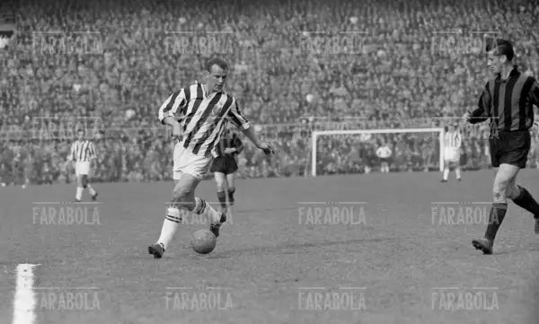 John Charles, Milan vs Juventus, 1959 - Farabola Immagine digitale