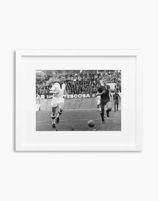 Jonsson e Riva, Mantova-Cagliari 1964 — stampa fine art con cornice bianca