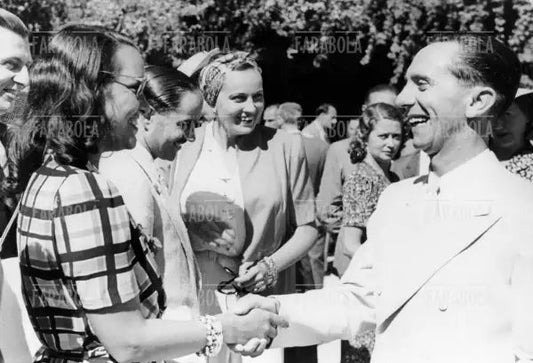 Joseph Goebbels, Elli Parvo e Alessandro Pavolini, Festival di Venezia, 1941 - Farabola Immagine digitale