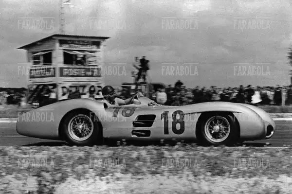 Juan Manuel Fangio su Mercedes, Gp dell'ACF, 1954 - Farabola Immagine digitale
