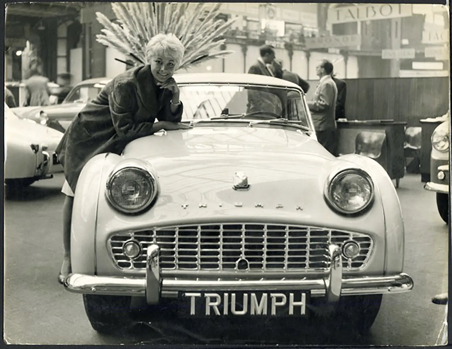 Juliette Vilnò e la Triumph 11 HP 1958 Ft 37863 - Stampa 21x27 cm - Farabola Stampa ai sali d'argento