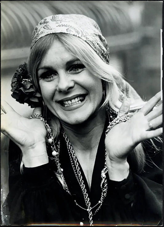 June Ritchie Londra 1972 Ft 36768 - Stampa 21x15 cm - Farabola Stampa ai sali d'argento
