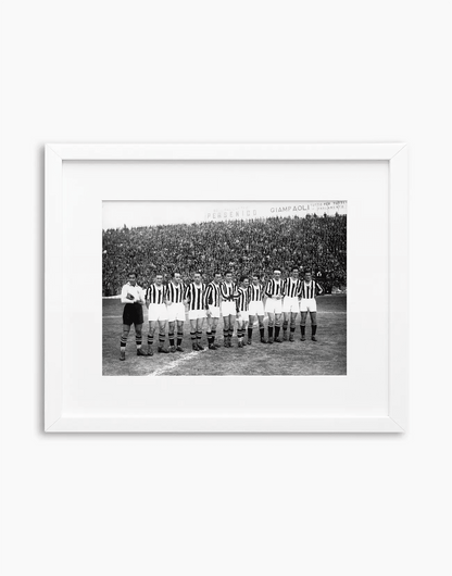 Juventus, Formazione, 1933 — stampa fine art con cornice bianca
