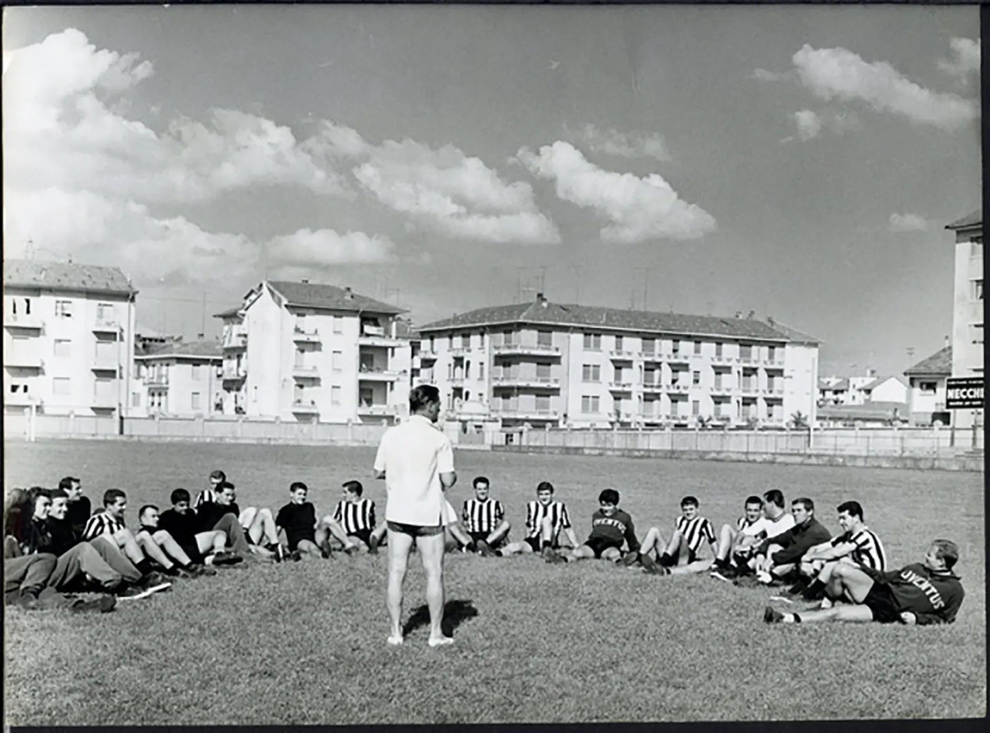 Juventus in ritiro a Cuneo 1960 Ft 5428 - Stampa 24x18 cm - Farabola Stampa ai sali d'argento