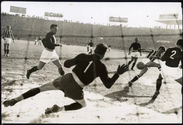 Juventus - Torino 1952 Ft 4336 - Stampa 25x17 cm - Farabola Stampa ai sali d'argento