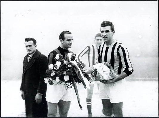 Juventus vs Milan 1947 Scambio doni Ft 5436 - Stampa 24x18 cm - Farabola Stampa ai sali d'argento (anni 90)