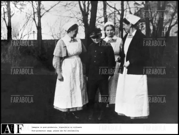 Karol Wojtyla da bambino nella sua scuola, Polonia, anni 30 - Farabola Immagine digitale