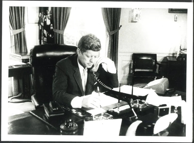 Kennedy alla Casa Bianca 1962 Ft 37398 - Stampa 24x18 cm - Farabola Stampa ai sali d'argento (anni 90)