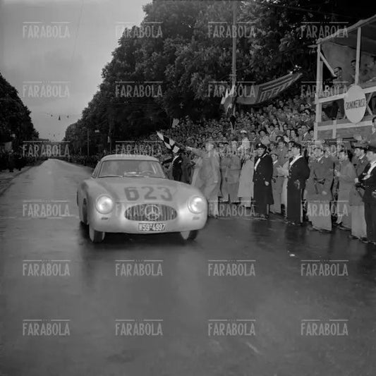 Kling su Mercedes 300 SL, Mille Miglia, 1952 - Farabola Immagine digitale