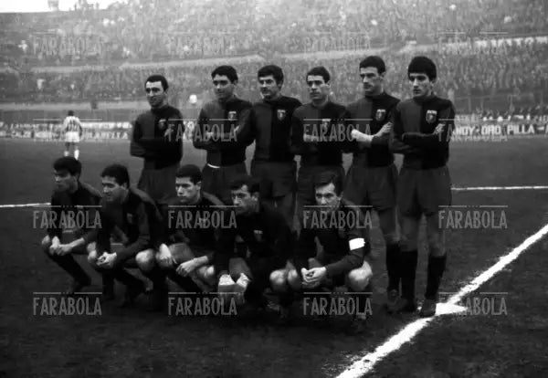 La formazione del Genoa, Juventus vs Genoa, 1964 - Farabola Immagine digitale