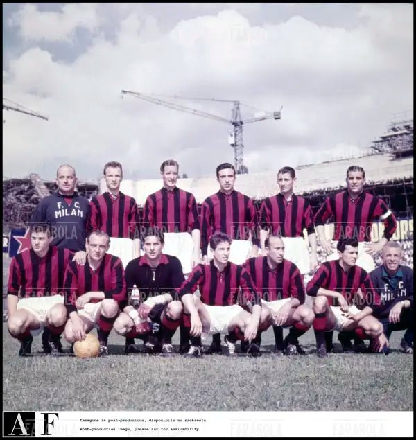 La formazione del Milan, 1954 - Farabola Immagine digitale