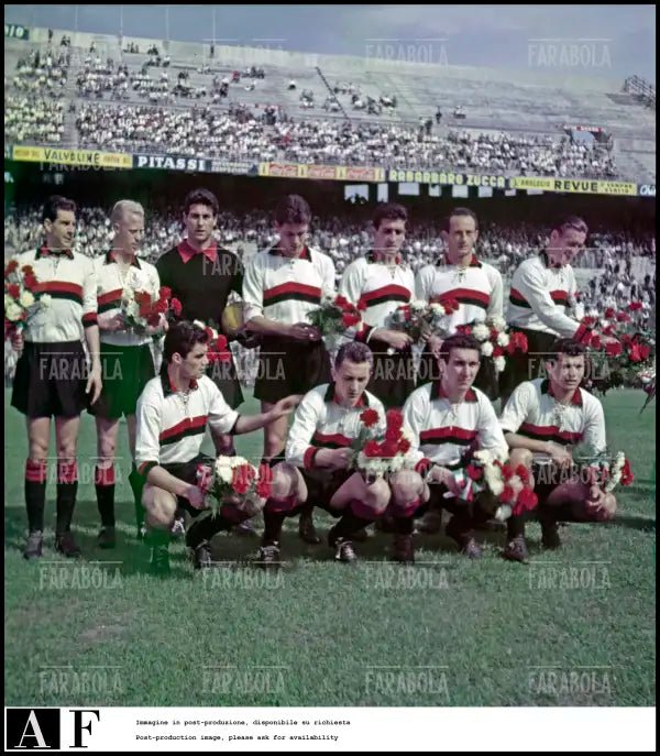 La formazione del Milan, 1956 - Farabola Immagine digitale