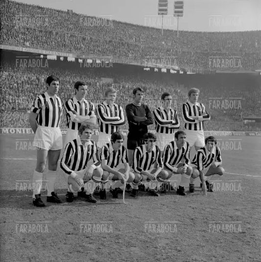 La formazione della Juventus, Inter vs Juventus, 1970 - Farabola Immagine digitale