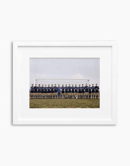 La Grande Inter di Herrera, 1965 — stampa fine art con cornice bianca