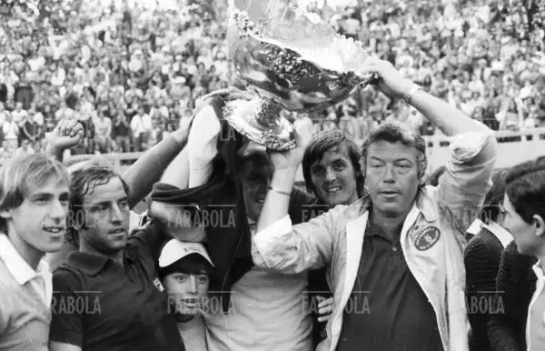 La nazionale italiana di Tennis vince la Coppa Davis, Cile, 1976 - Farabola Immagine digitale