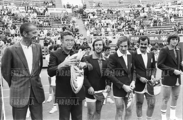 La nazionale italiana di Tennis vince la Coppa Davis, Cile, 1976 - Farabola Immagine digitale