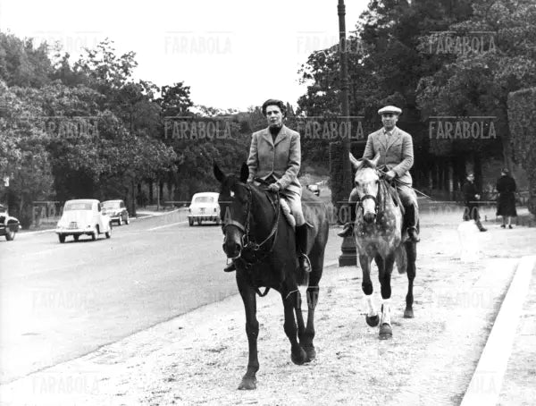 La principessa Beatrice Infanta di Spagna a Villa Borghese, anni 30 - Farabola Immagine digitale
