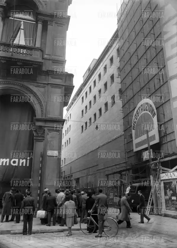 La Rinascente a Milano, 1950 - Farabola Immagine digitale