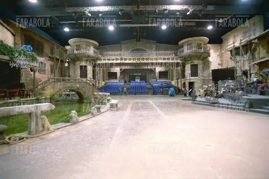 La scenografia del programma 125 Milioni di Caz....te, 2001 - Farabola Immagine digitale