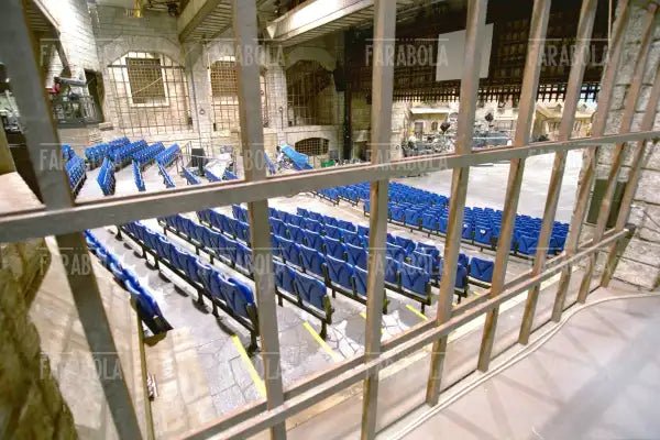La scenografia del programma 125 Milioni di Caz....te, 2001 - Farabola Immagine digitale