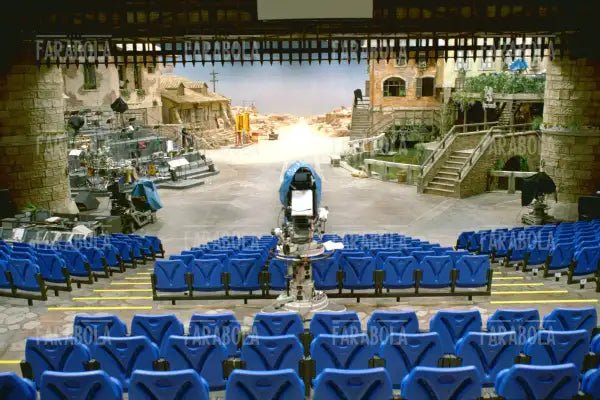 La scenografia del programma 125 Milioni di Caz....te, 2001 - Farabola Immagine digitale