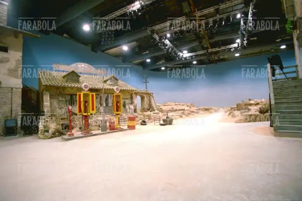 La scenografia del programma 125 Milioni di Caz....te, 2001 - Farabola Immagine digitale