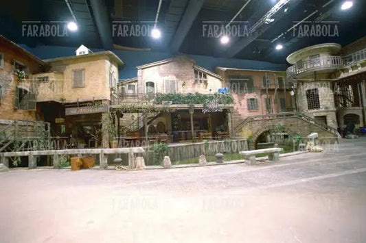 La scenografia del programma 125 Milioni di Caz....te, 2001 - Farabola Immagine digitale