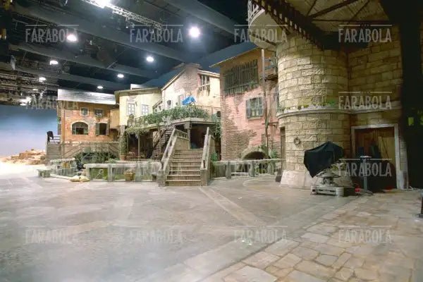 La scenografia del programma 125 Milioni di Caz....te, 2001 - Farabola Immagine digitale