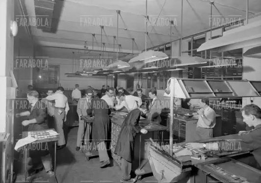 La tipografia del quotidiano l'Unità, Milano, 1957 - Farabola Immagine digitale