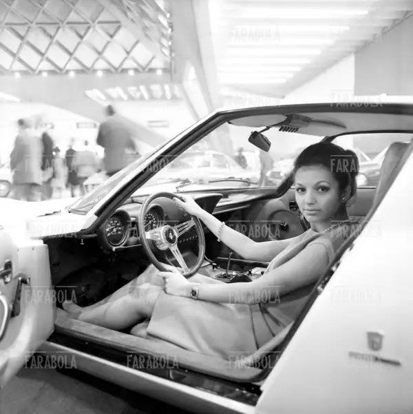 Lamborghini Miura cazzozzeria Bertone al Salone dell'Auto di Torino, 1966 - Farabola Immagine digitale