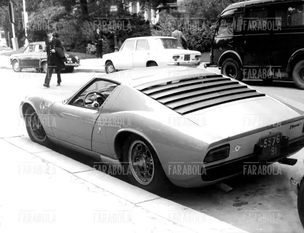 Lamborghini Miura incidentata, 1967 - Farabola Immagine digitale