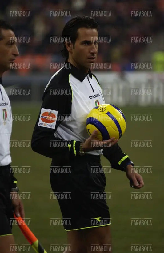 L'arbitro Gianluca Paparesta, Inter vs Chievo, 2005 - Farabola Immagine digitale