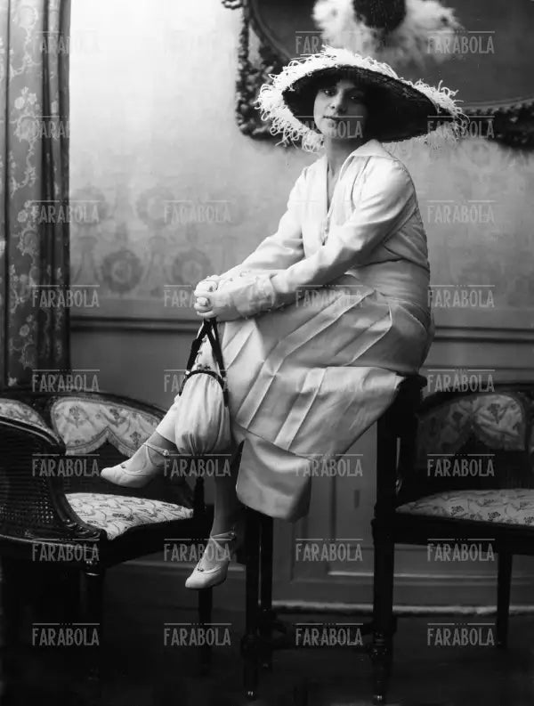 L'attrice Maria Melato, 1916 - Farabola Immagine digitale