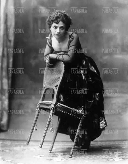 L'attrice Maria Melato, 1916 - Farabola Immagine digitale