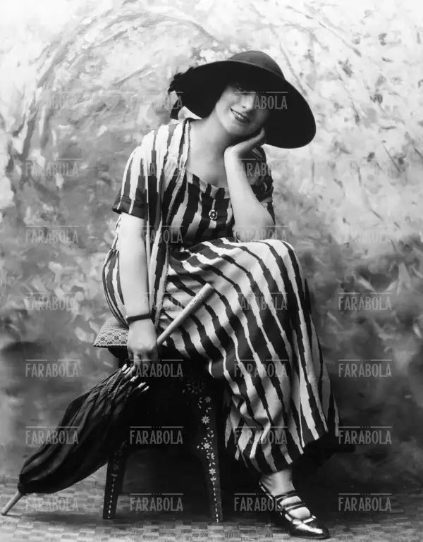 L'attrice Maria Melato, 1916 - Farabola Immagine digitale