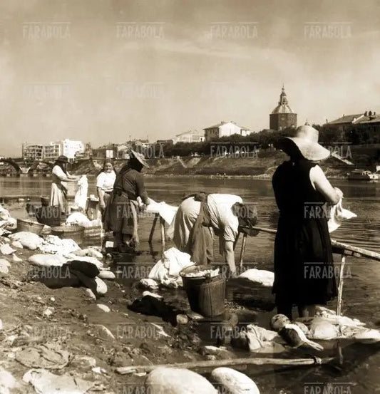 Lavandaie al Naviglio, Milano, anni 50 - Farabola Immagine digitale
