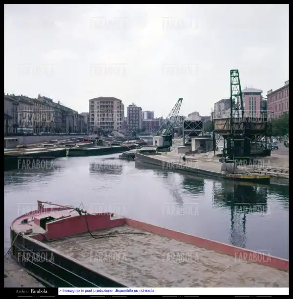 Lavori alla Darsena di Porta Ticinese, Milano, anni 50 - Farabola Immagine digitale