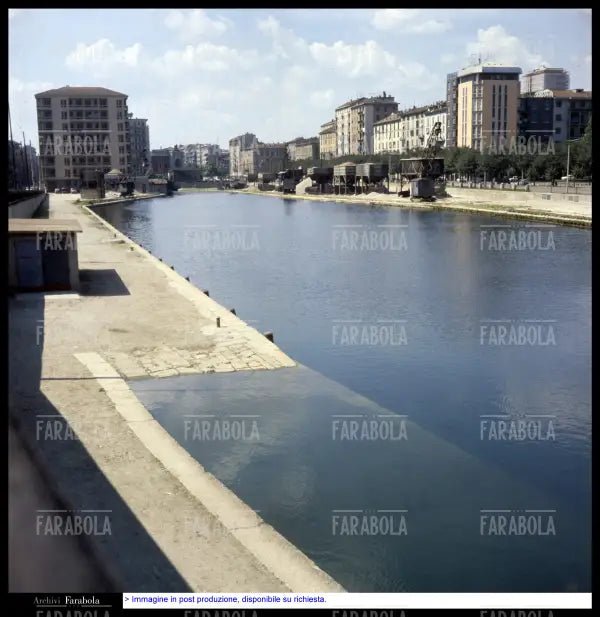 Lavori alla Darsena di Porta Ticinese, Milano, anni 50 - Farabola Immagine digitale