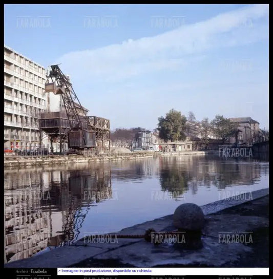Lavori alla Darsena di Porta Ticinese, Milano, anni 50 - Farabola Immagine digitale