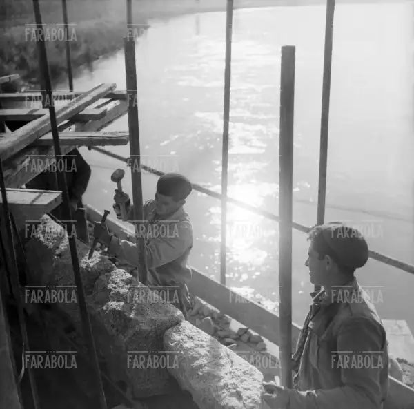 Lavori di costruzione dell'Autostrada del Sole, 1958 - Farabola Immagine digitale