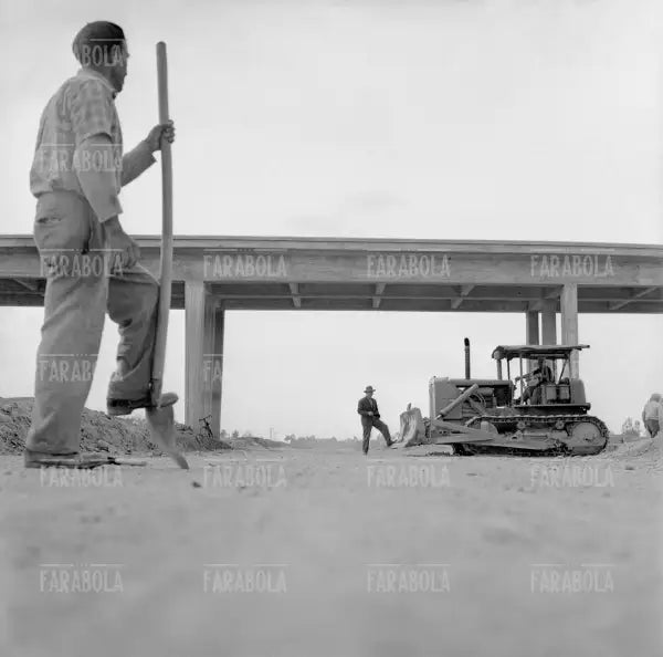 Lavori di costruzione dell'Autostrada del Sole, 1958 - Farabola Immagine digitale