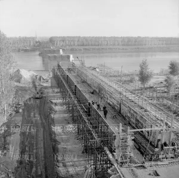 Lavori di costruzione dell'Autostrada del Sole, 1958 - Farabola Immagine digitale